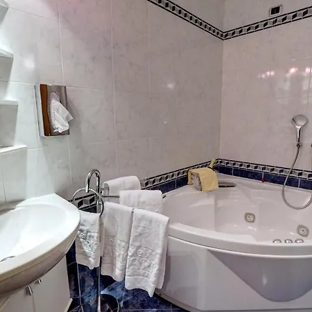 Leading Relax Maria 4*